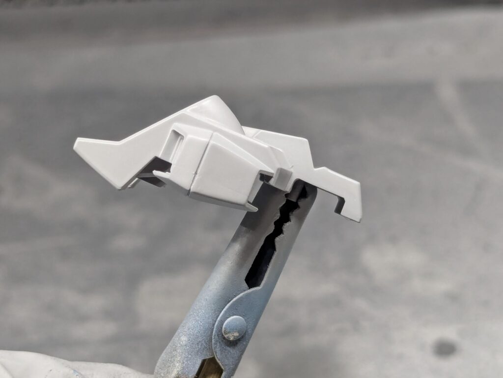 ガンダムMk‐Ⅱバックパック 合わせ目消しサフ塗装