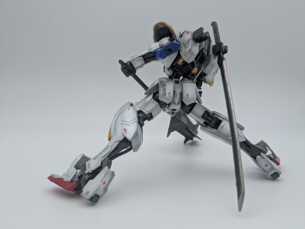 バルバトス　メイス　後ろ姿