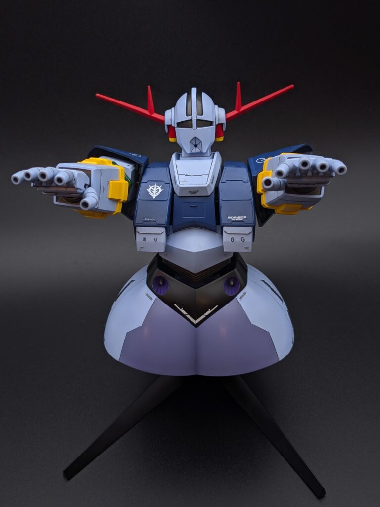 HGUC ジオング 1/144 正面 射撃ポーズ|5連装メガ粒子砲を正面に向けた状態