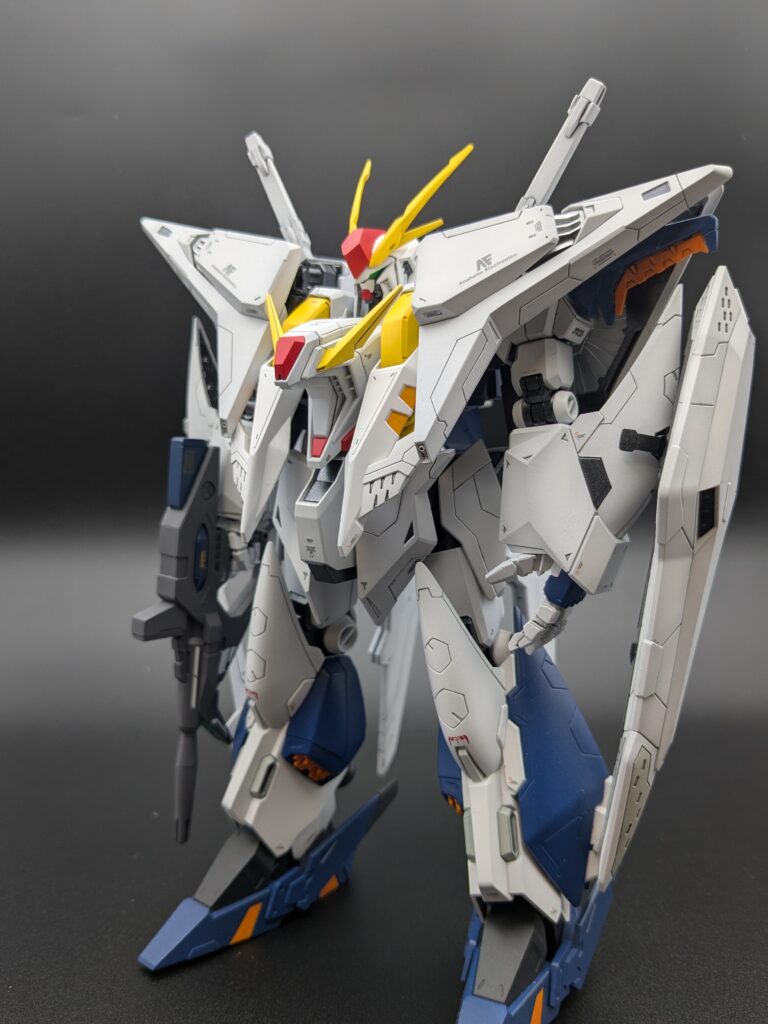 HGクスィーガンダム 斜め前左 バズーカ・シールド