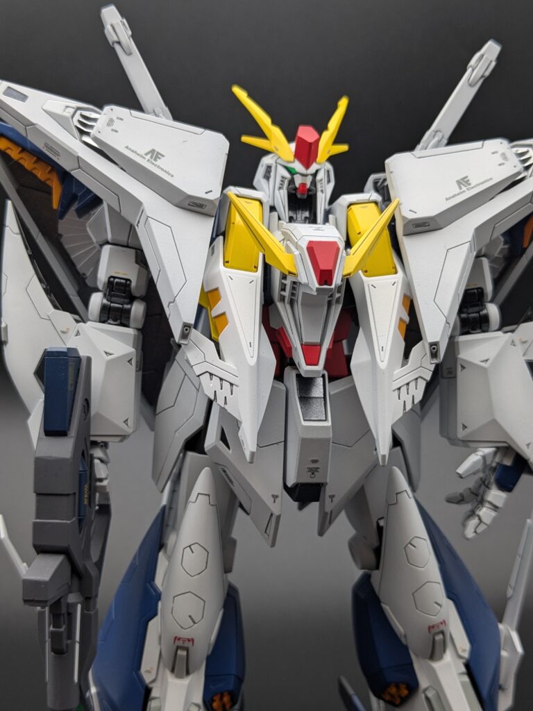HGクスィーガンダム 上半身正面 フライトユニット展開